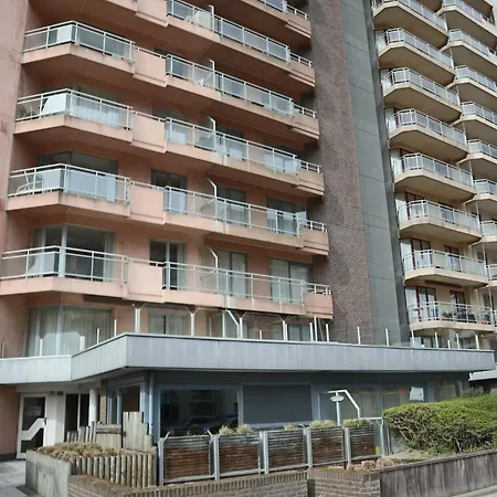Near Sandy Beach, Cleaning Included Apartment *