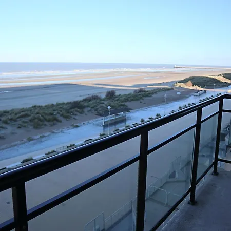 Near Sandy Beach, Cleaning Included Lägenhet Nieuwpoort