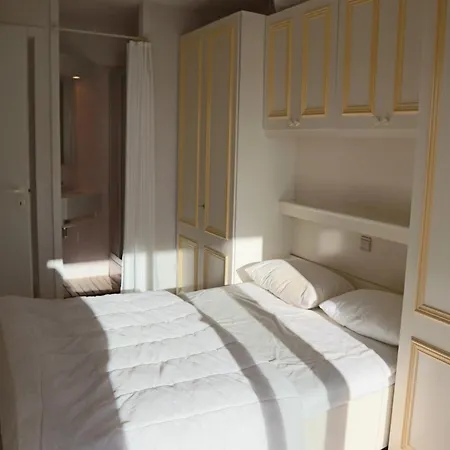 Apartment Near Sandy Beach, Cleaning Included Nieuwpoort