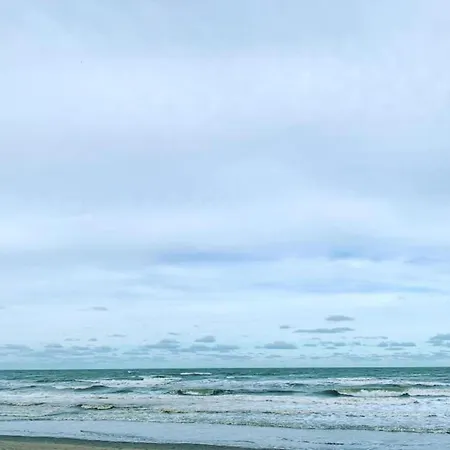 Lägenhet Near Sandy Beach, Cleaning Included