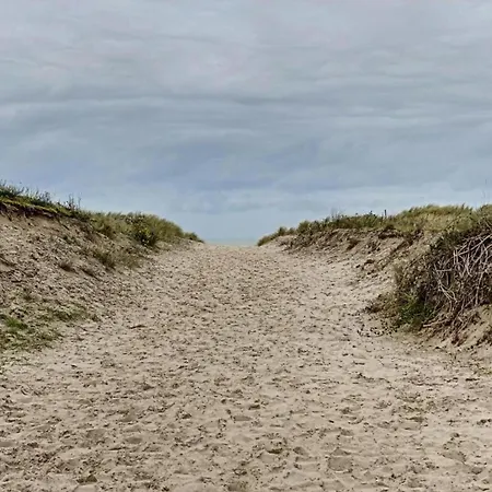 Apartment Near Sandy Beach, Cleaning Included Nieuwpoort
